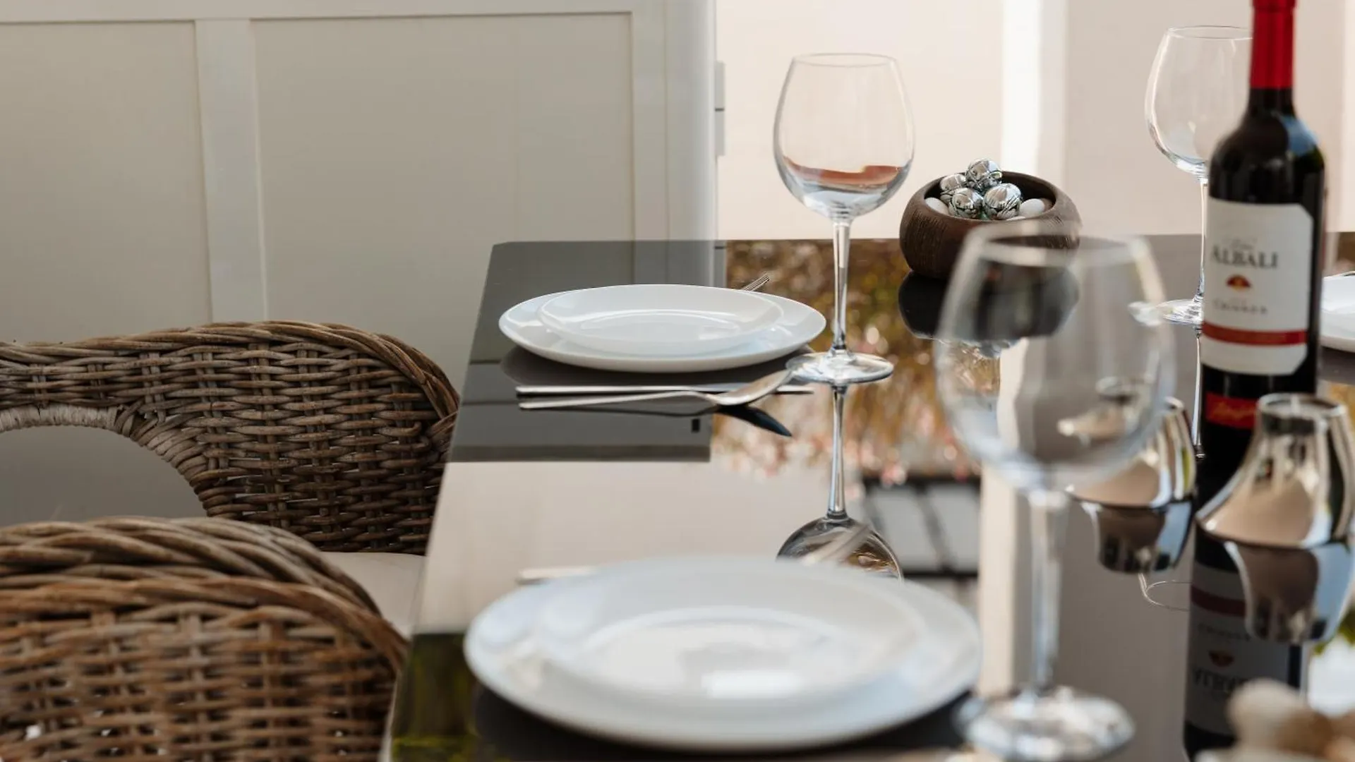 Holiday Apartment In First Line Beach Complex In Urbanization Pueblo Mediterraneo, 马尔韦利亚 0*,