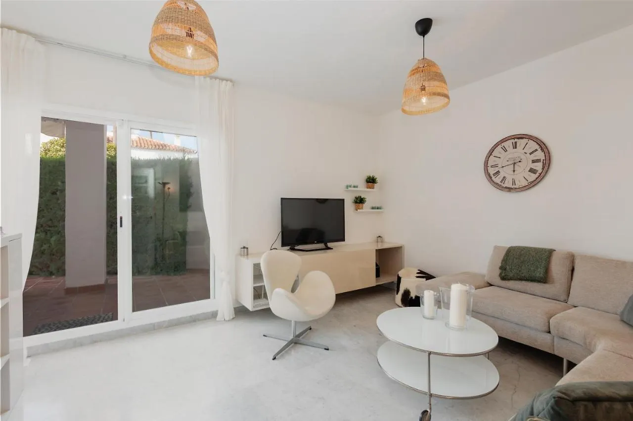 Holiday Apartment In First Line Beach Complex In Urbanization Pueblo Mediterraneo, Marbella