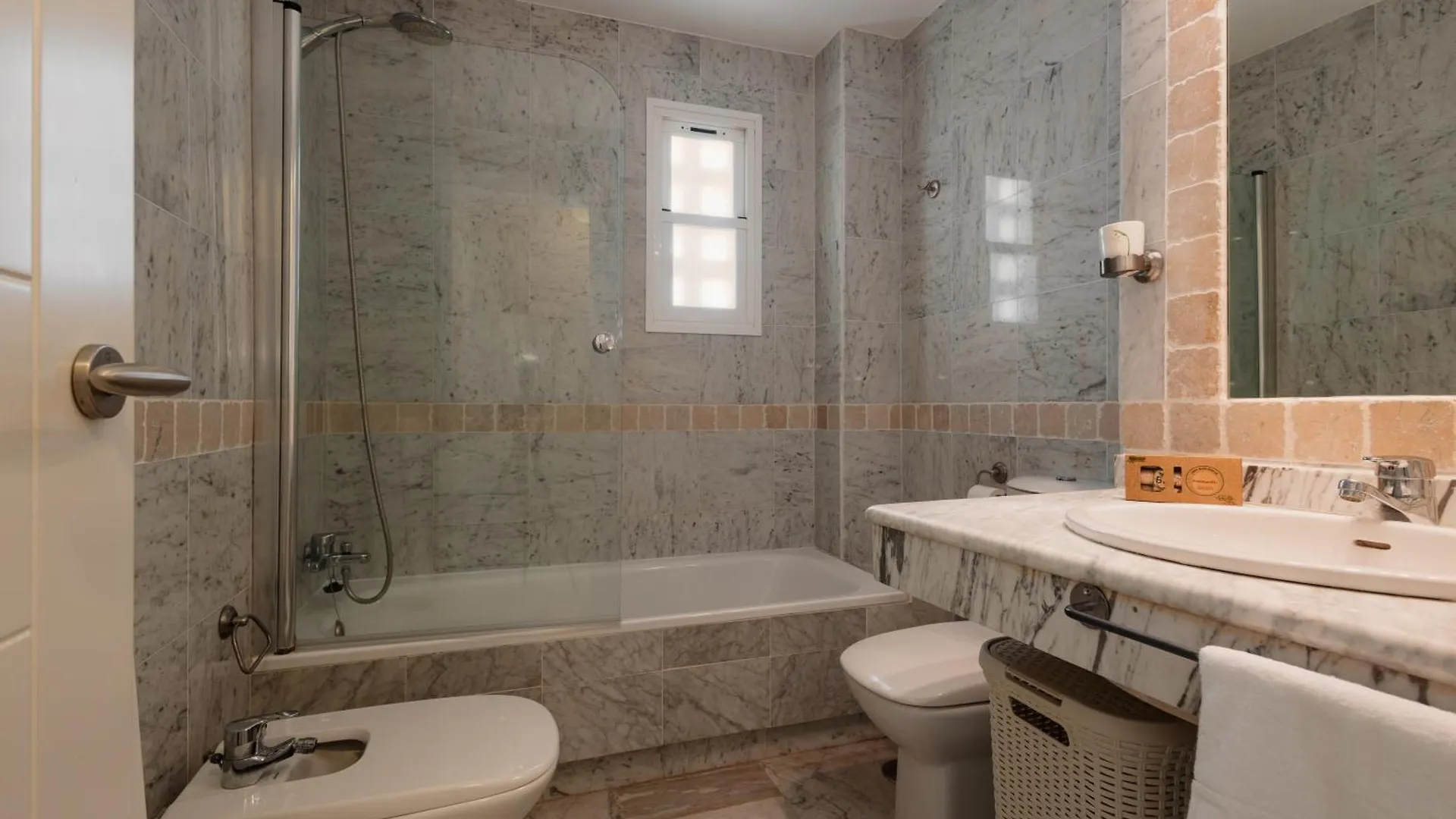 Holiday Apartment In First Line Beach Complex In Urbanization Pueblo Mediterraneo, Marbella