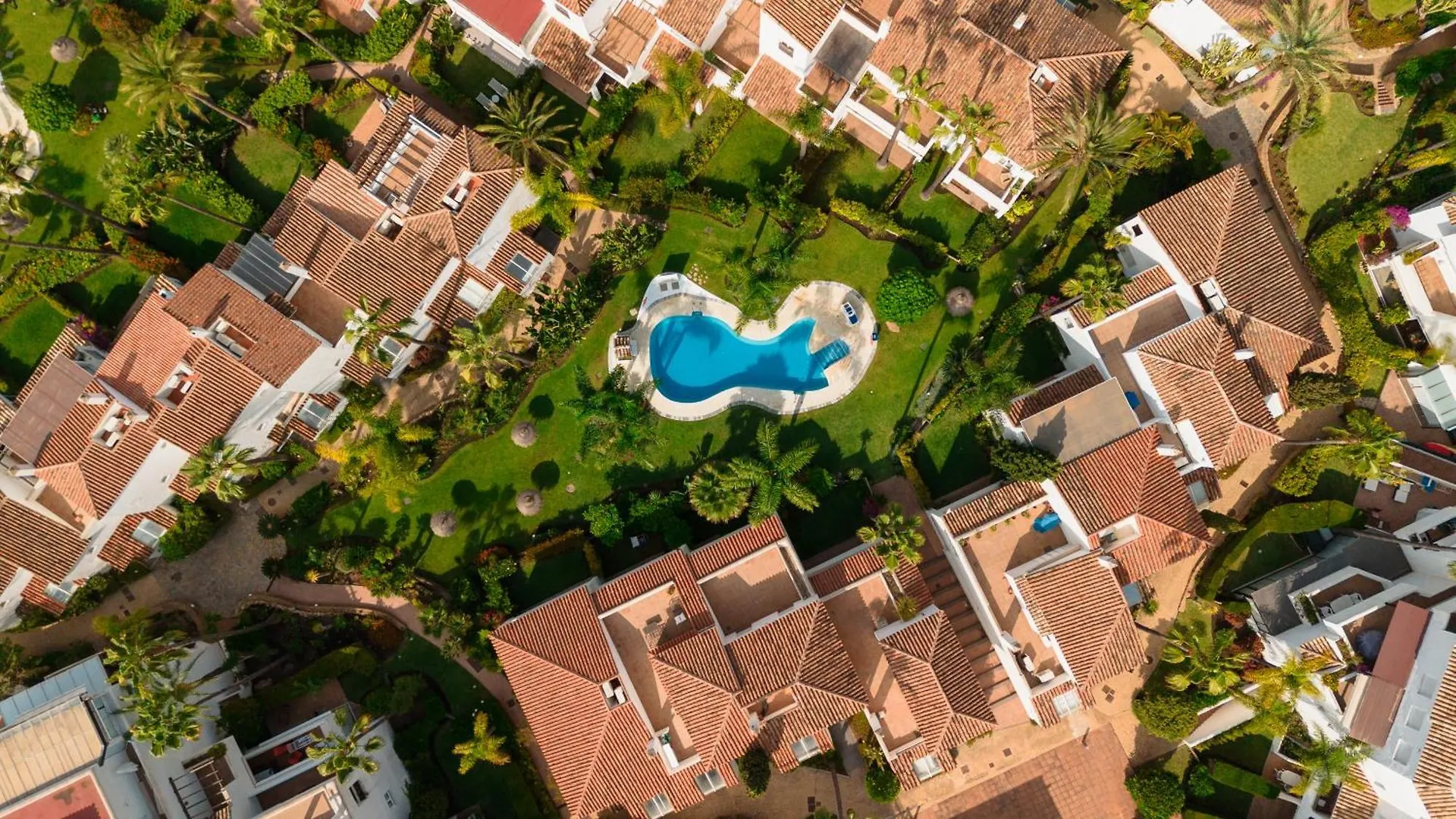 Holiday Apartment In First Line Beach Complex In Urbanization Pueblo Mediterraneo, Marbella