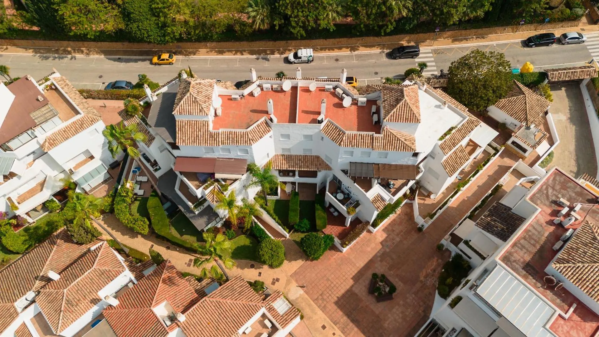 Holiday Apartment In First Line Beach Complex In Urbanization Pueblo Mediterraneo, Marbella