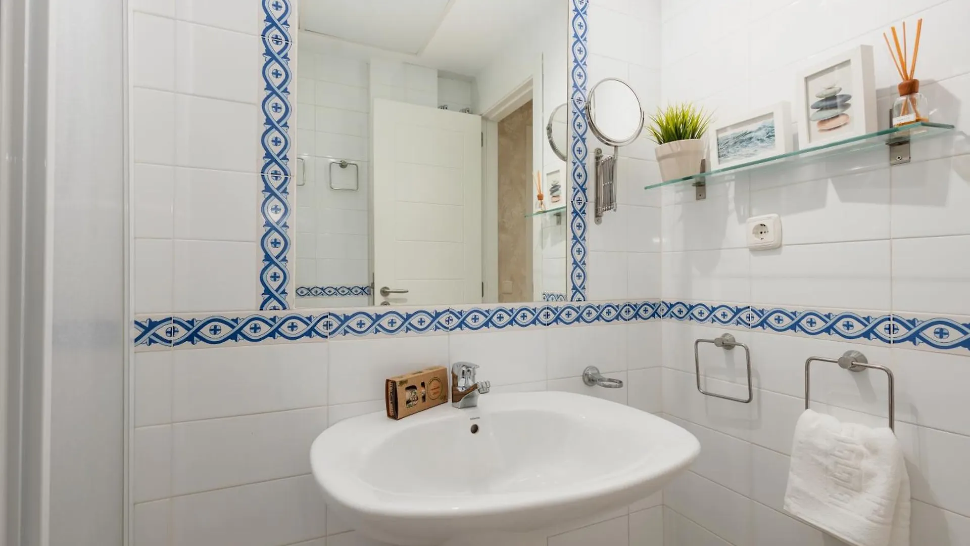 Holiday Apartment In First Line Beach Complex In Urbanization Pueblo Mediterraneo, Μαρμπέλλα 0*,